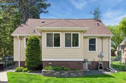 2744 Zenith Avenue N Robbinsdale MN 55422