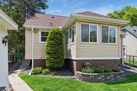 2744 Zenith Avenue N Robbinsdale MN 55422