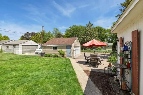 2744 Zenith Avenue N Robbinsdale MN 55422