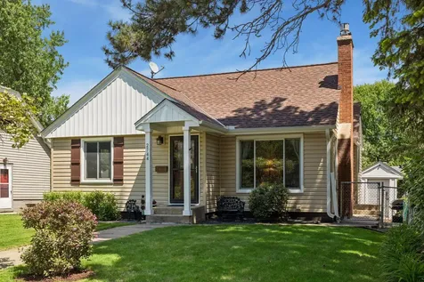 2744 Zenith Avenue N Robbinsdale MN 55422