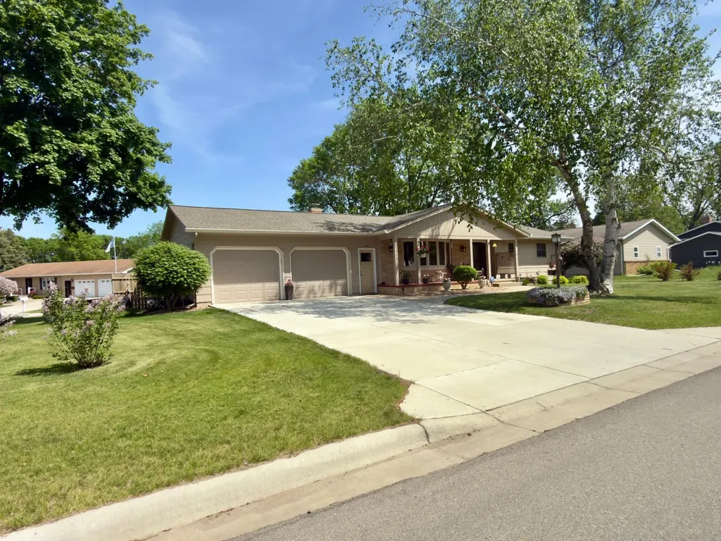 1709 6th Street SW Willmar MN 56201