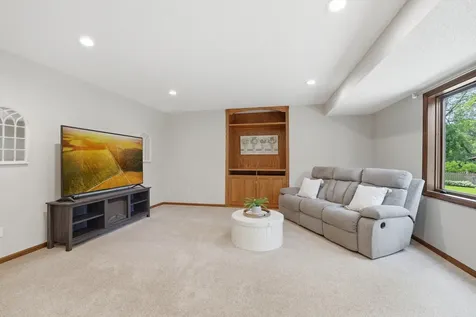 8761 Inverness Road Woodbury MN 55125