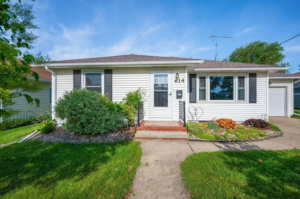 614 Highland Avenue Fairmont MN 56031