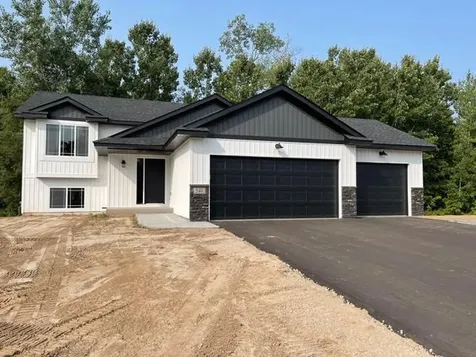 3423 Maple Drive S Cambridge MN 55008