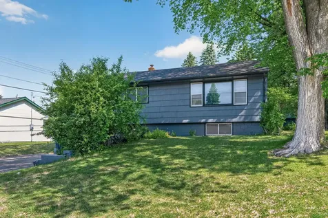 765 Rose Place Roseville MN 55113