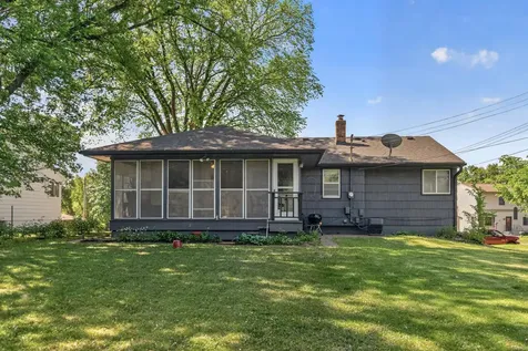 765 Rose Place Roseville MN 55113