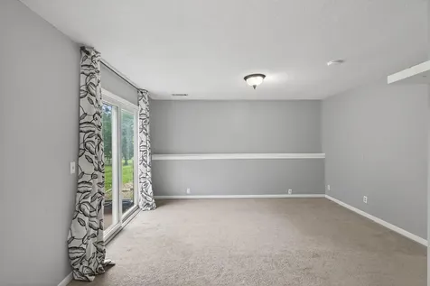 841 Evergreen Circle Burnsville MN 55337