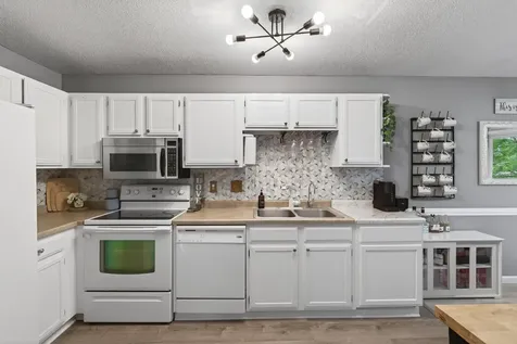 841 Evergreen Circle Burnsville MN 55337