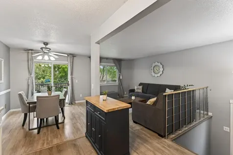 841 Evergreen Circle Burnsville MN 55337