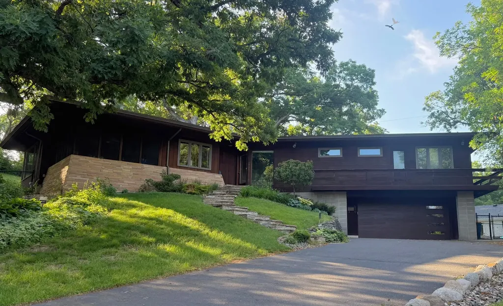 516 Turnpike Road Golden Valley MN 55416