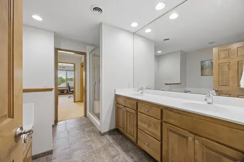 365 Willoughby Way W Minnetonka MN 55305