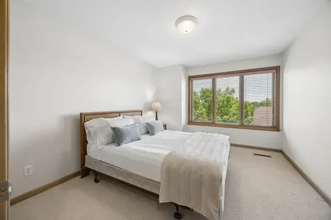 365 Willoughby Way W Minnetonka MN 55305