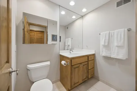 365 Willoughby Way W Minnetonka MN 55305