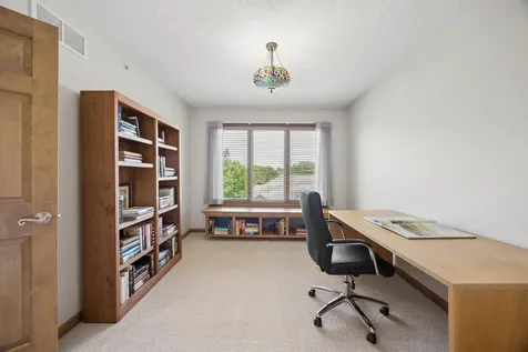 365 Willoughby Way W Minnetonka MN 55305