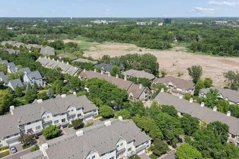 365 Willoughby Way W Minnetonka MN 55305
