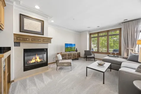 365 Willoughby Way W Minnetonka MN 55305