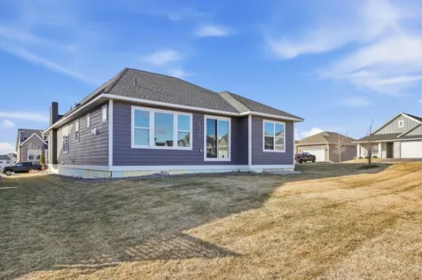 17936 Gresford Lane Lakeville MN 55044