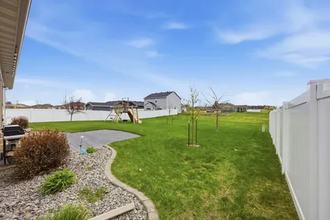 4727 6th Street W West Fargo ND 58078