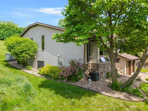712 Juniper Street La Crescent MN 55947