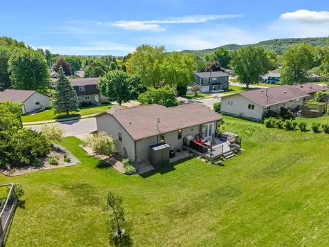 712 Juniper Street La Crescent MN 55947