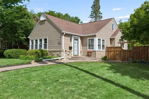 1821 Bohland Avenue Saint Paul MN 55116