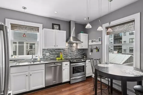 593 Laurel Avenue Saint Paul MN 55102