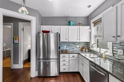 593 Laurel Avenue Saint Paul MN 55102