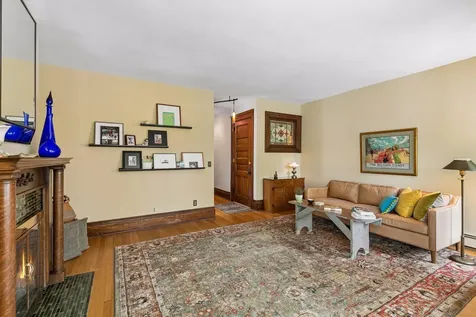 593 Laurel Avenue Saint Paul MN 55102