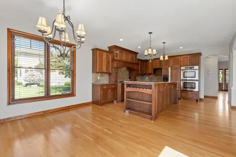 1634 Isabella Parkway Chaska MN 55318