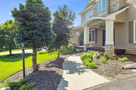 1634 Isabella Parkway Chaska MN 55318
