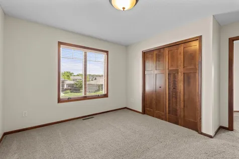 1634 Isabella Parkway Chaska MN 55318