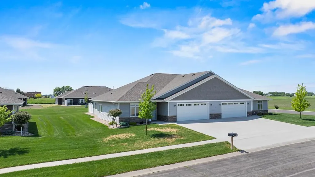 905 Andrew Street Marshall MN 56258