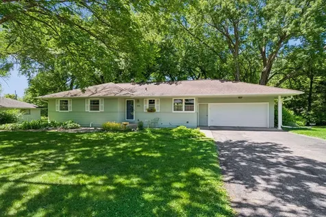 5536 Holiday Road Minnetonka MN 55345