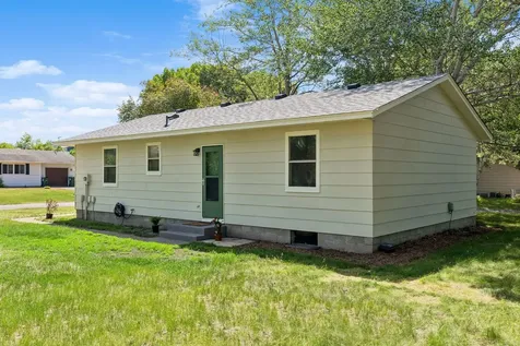 310 18th Avenue SE Cambridge MN 55008