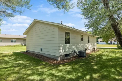 310 18th Avenue SE Cambridge MN 55008