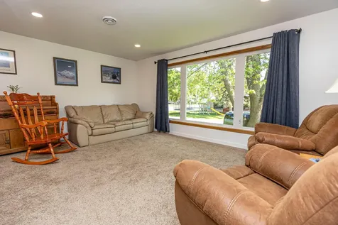 102 Ross Garden NW Alexandria MN 56308