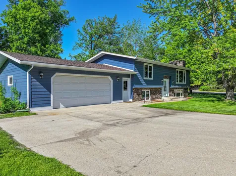 102 Ross Garden NW Alexandria MN 56308