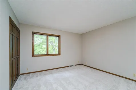 1473 Lake Park Circle Eagan MN 55122