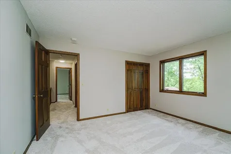 1473 Lake Park Circle Eagan MN 55122