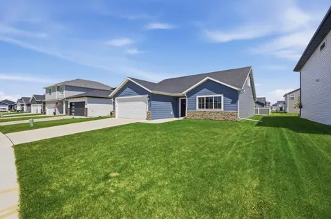 7903 Buckthorn Avenue Horace ND 58047