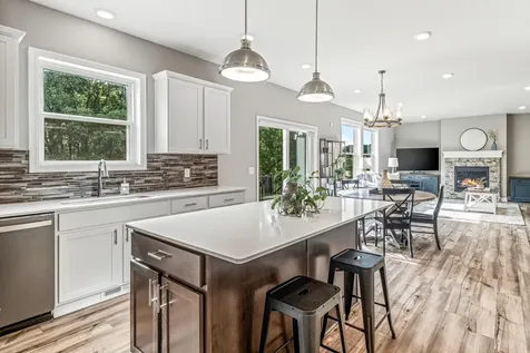 20490 Ginger Court Lakeville MN 55044