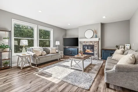 20490 Ginger Court Lakeville MN 55044