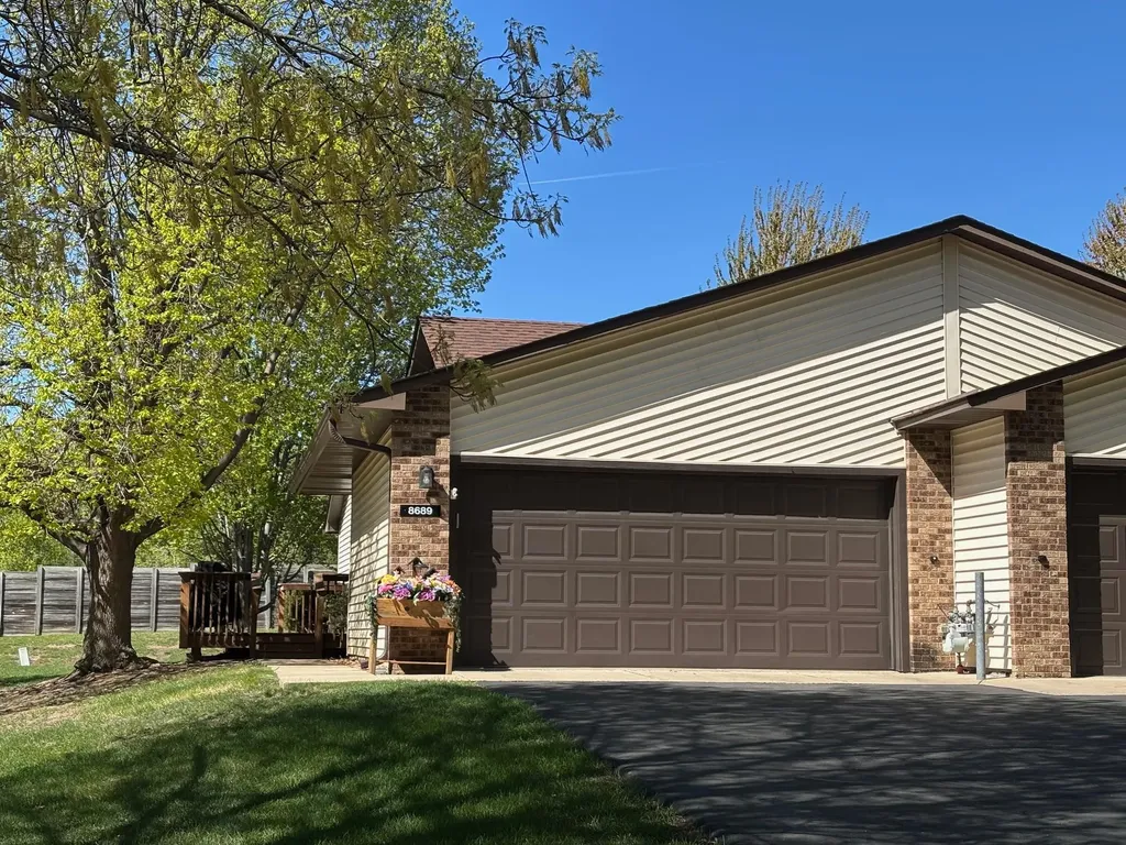 8689 134th Street W Apple Valley MN 55124