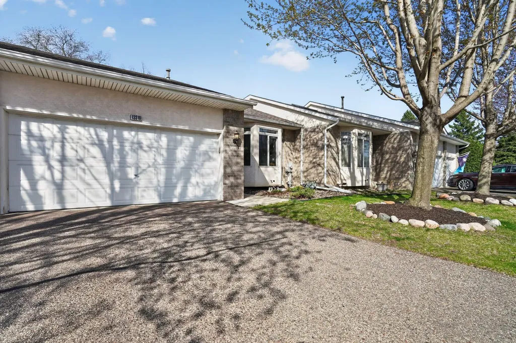 13310 Glenhaven Court Apple Valley MN 55124