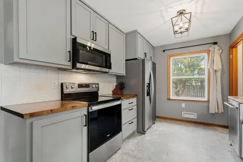 8416 Hinton Avenue S Cottage Grove MN 55016