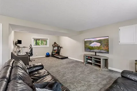 9056 Glacier Road Woodbury MN 55125