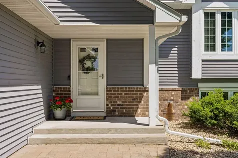 9056 Glacier Road Woodbury MN 55125