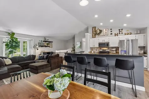 9056 Glacier Road Woodbury MN 55125