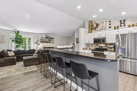 9056 Glacier Road Woodbury MN 55125