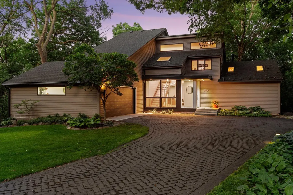 13001 Brenwood Trail Minnetonka MN 55343